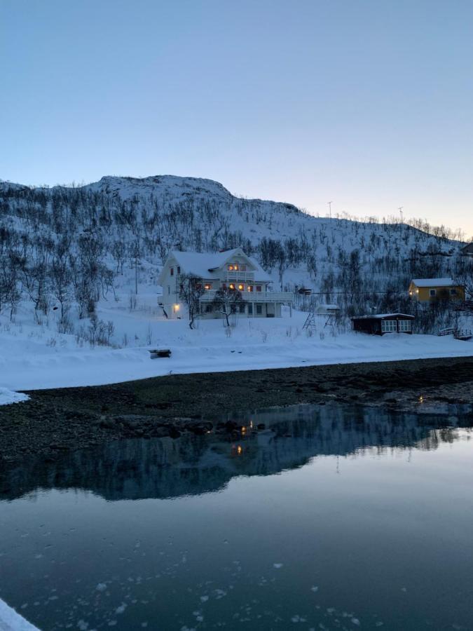 Kvaloya Apartment By The Sea Tromso Exterior photo