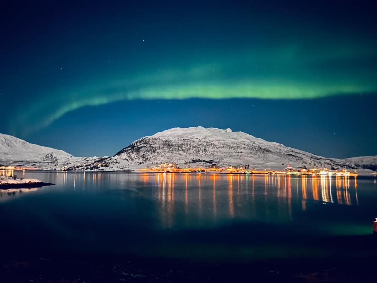 Kvaloya Apartment By The Sea Tromso Exterior photo
